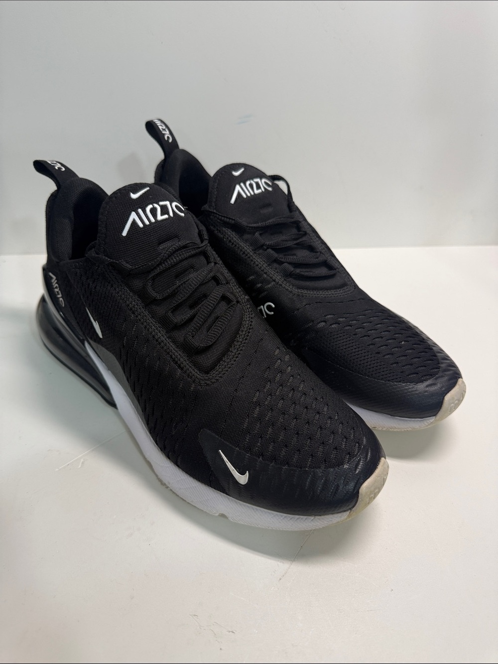 Nike Black & White Air Max 270 Men's Sneakers Size 10 woman/7.5 Men 27 cm